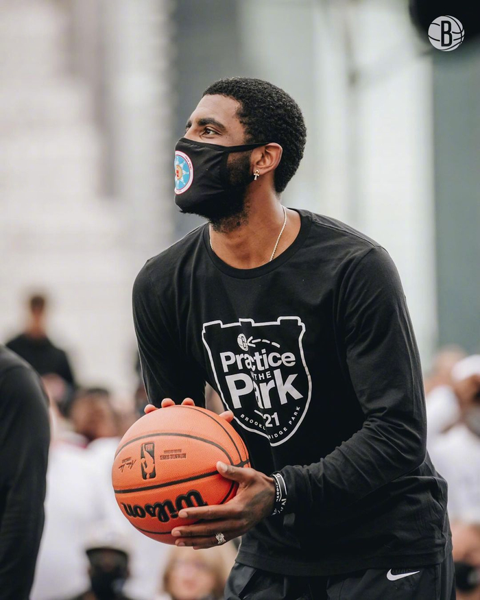 伊格莱西亚斯西甲对巴萨已打入5球，仅次于他对赫罗纳的6球（伊格莱西亚斯在西甲对阵巴萨已进5球，仅次于面对赫罗纳的6球）