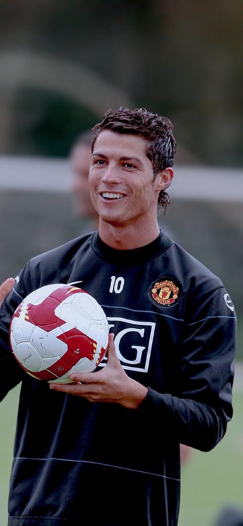 国安亚冠末轮计划展示足协杯奖杯但未成行，将为池忠国办纪念仪式（国安亚冠末轮未能展示足协杯奖杯，后续将为池忠国办纪念仪式）