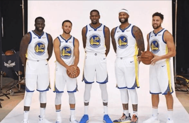 伯爵宫梦碎？切尔西站在球场抉择的十字路口（伯爵宫梦想搁浅？切尔西抵达球场取舍的分岔口）