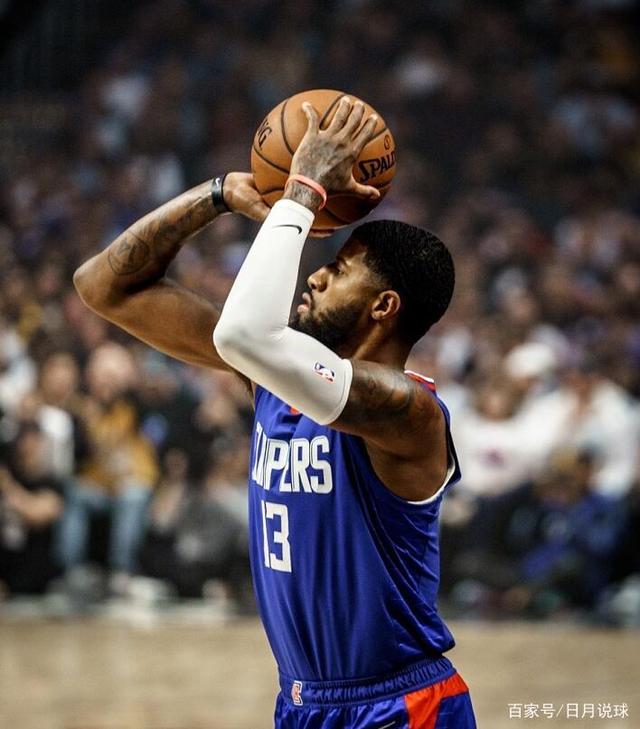 阿斯：费内巴切已与莱万初步接触，提供的一年半合同报价被拒（阿斯：费内巴切试探性联络莱万，18个月合同报价遭拒）