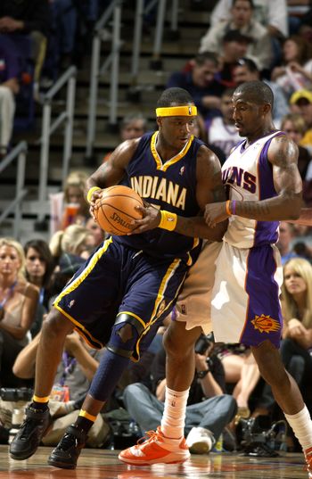 半场战报：温哥华白浪2-0洛杉矶，拉沃尔达、萨比建功（半场速递：温哥华白浪2比0领先洛杉矶，拉沃尔达与萨比破门）