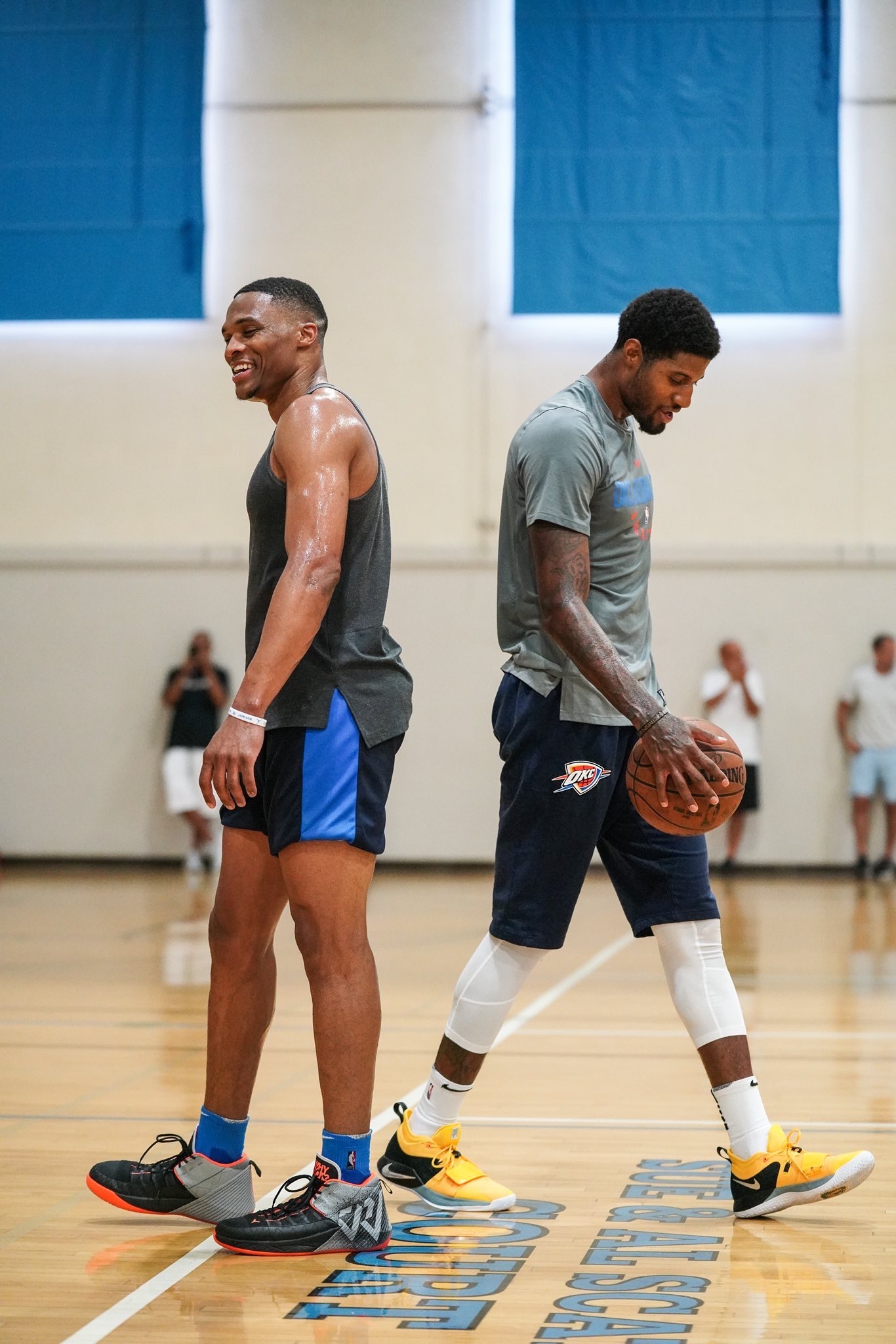 探寻篮球巅峰对决的传承与挑战（透视篮球巅峰较量的传承与挑战）