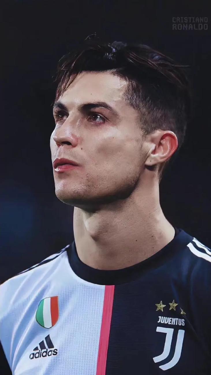 2025混团世界杯中国队三连冠，中日德选手合影定格荣耀（中国队问鼎2025混团世界杯三连冠，中日德选手合影见证荣耀）