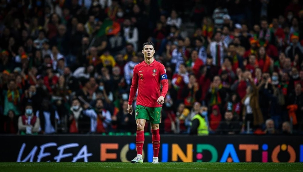 港队本月亚洲杯预选赛大名单：陈晋一领衔中超、中甲8将入选（香港队本月亚洲杯预选赛大名单公布：陈晋一领衔，8名中超／中甲球员入选）