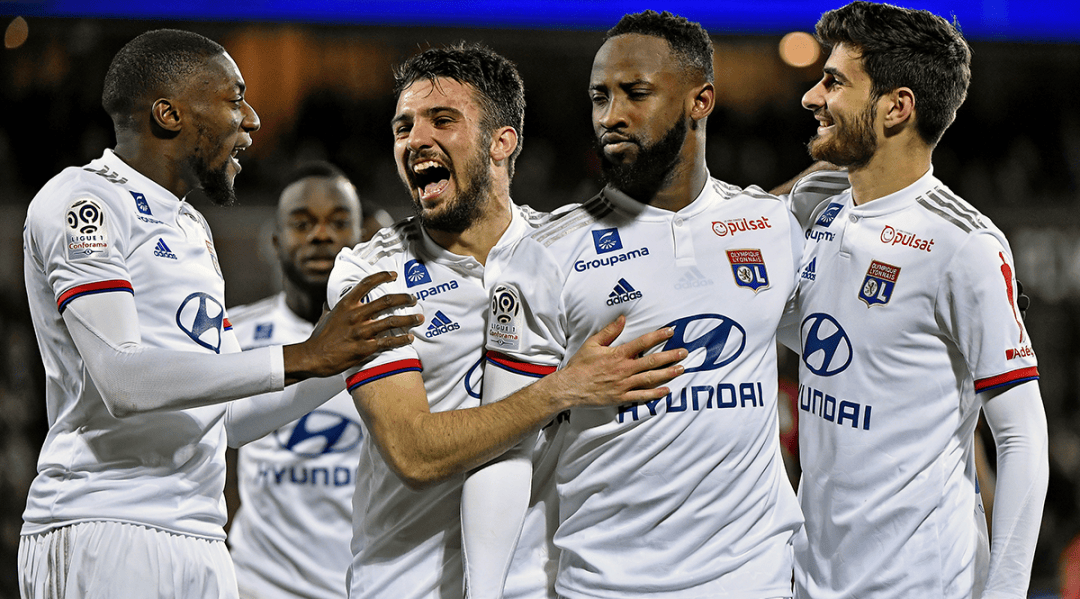 女子篮球联盟赛季焦点球员表现（女子篮球联盟本季焦点球员表现盘点）